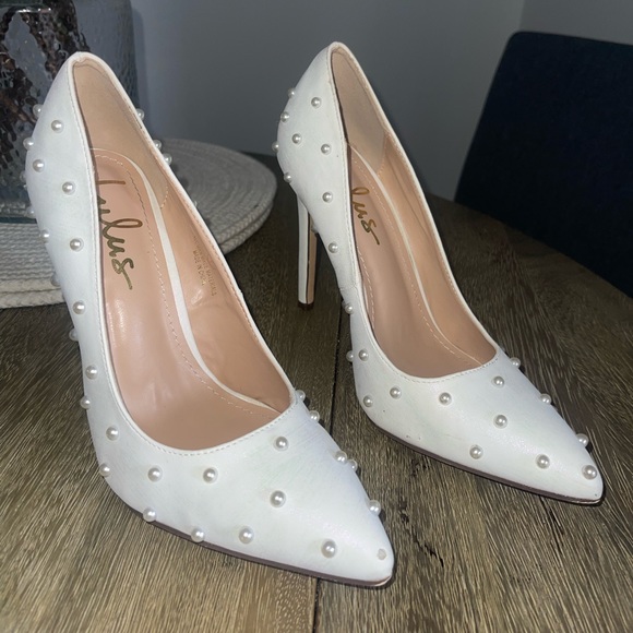 Lulus Shoes - Lulus White Pearl Heels | Size 7 💍🤍